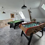 Maisons De Familles Beautiful With A Pool Table Foosball Table Villedieu-les-Poëles