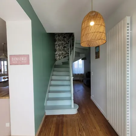 Maisons De Familles Beautiful With A Pool Table Foosball Table *