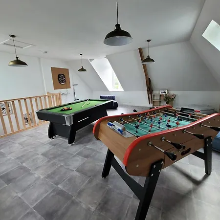 Maisons De Familles Beautiful With A Pool Table Foosball Table Villedieu-les-Poëles