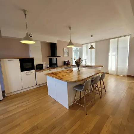 Maisons De Familles Beautiful With A Pool Table Foosball Table *