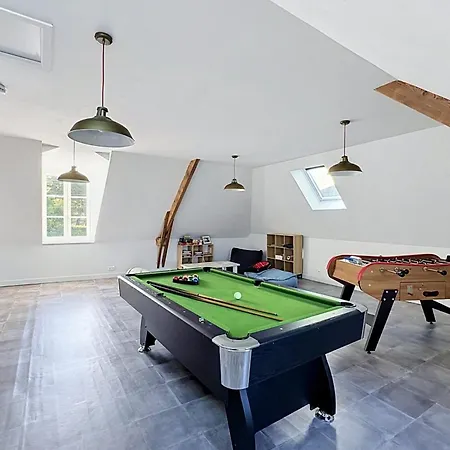 度假居 Maisons De Familles Beautiful With A Pool Table Foosball Table *