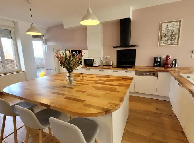 Grand Citadin Avec Spa, Billard, Babyfoot Casa de Férias *