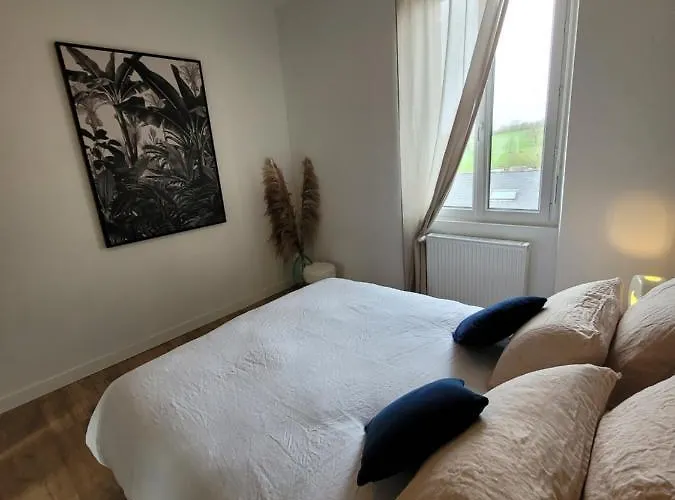 Casa de Férias Grand Citadin Avec Spa, Billard, Babyfoot Villedieu-les-Poëles